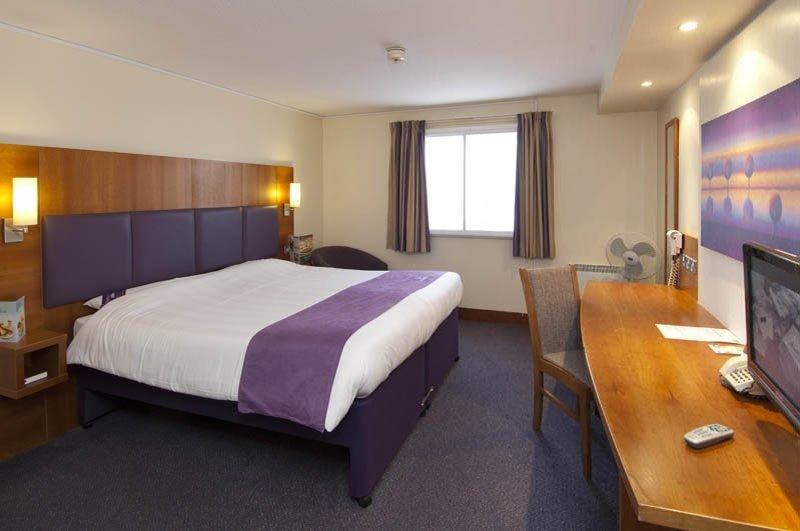 Premier Inn Newton Abbot Exterior photo